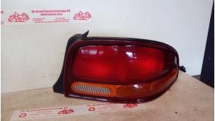 Gebruikte Achterlicht rechts Chrysler Stratus (JA/JX) 2.5 V6 24V Prijs € 40,00 Margeregeling aangeboden door de Graaf autodemontage B.V.