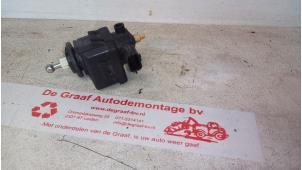 Gebruikte Koplampmotor Kia Cee'd Sporty Wagon (EDF) 1.6 16V Prijs € 15,00 Margeregeling aangeboden door de Graaf autodemontage B.V.