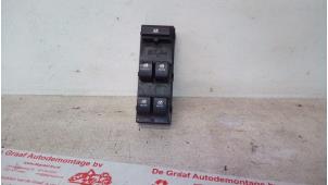 Gebruikte Combischakelaar ramen Kia Cee'd Sporty Wagon (EDF) 1.6 16V Prijs € 30,00 Margeregeling aangeboden door de Graaf autodemontage B.V.