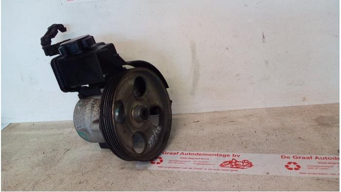 Gebruikte Stuurpomp Peugeot 206+ (2L/M) 1.4 XS Prijs € 55,00 Margeregeling aangeboden door de Graaf autodemontage B.V.