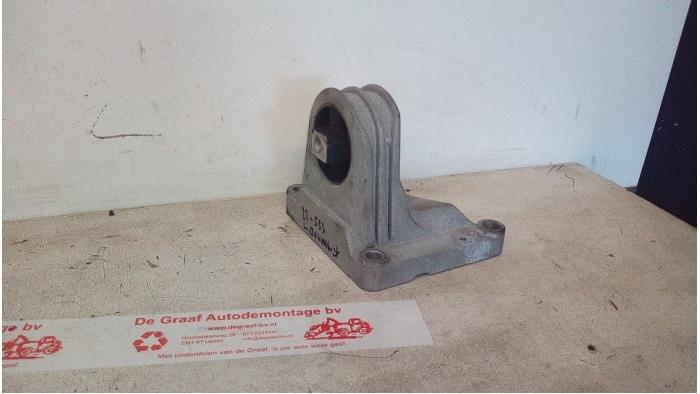 Gebruikte Motorrubber Volvo V70 (SW) 2.4 20V 140 Prijs € 35,00 Margeregeling aangeboden door de Graaf autodemontage B.V.