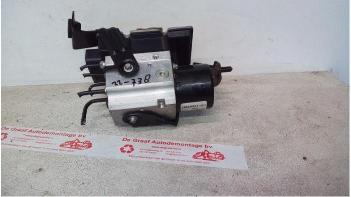 Gebruikte ABS Pomp Opel Signum (F48) 3.2 V6 24V Prijs € 50,00 Margeregeling aangeboden door de Graaf autodemontage B.V.