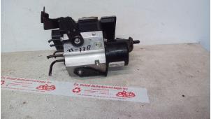 Gebruikte ABS Pomp Opel Signum (F48) 3.2 V6 24V Prijs € 50,00 Margeregeling aangeboden door de Graaf autodemontage B.V.