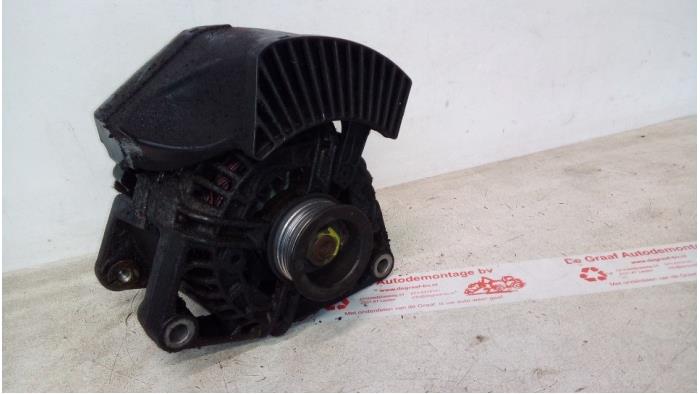 Gebruikte Dynamo Opel Signum (F48) 3.2 V6 24V Prijs € 40,00 Margeregeling aangeboden door de Graaf autodemontage B.V.