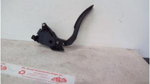 Gebruikte Gaspedaalpositie Sensor Renault Clio IV (5R) 0.9 Energy TCE 90 12V Prijs € 30,00 Margeregeling aangeboden door de Graaf autodemontage B.V.