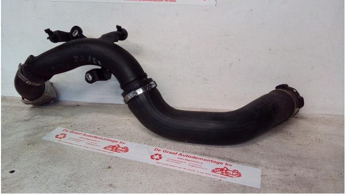 Gebruikte Intercooler Buis Renault Clio IV (5R) 0.9 Energy TCE 90 12V Prijs € 30,00 Margeregeling aangeboden door de Graaf autodemontage B.V.