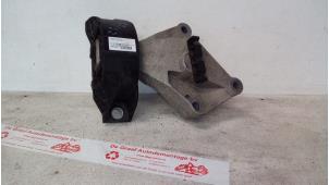 Gebruikte Motorrubber Renault Clio IV (5R) 0.9 Energy TCE 90 12V Prijs € 25,00 Margeregeling aangeboden door de Graaf autodemontage B.V.