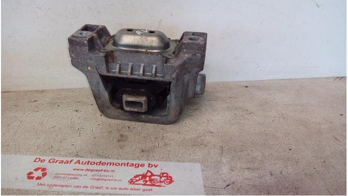 Gebruikte Motorsteun Peugeot 207 SW (WE/WU) 1.4 16V Vti Prijs € 20,00 Margeregeling aangeboden door de Graaf autodemontage B.V.