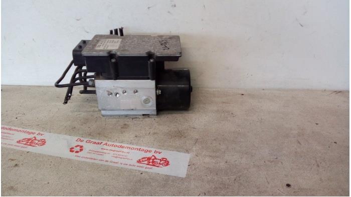 ABS Pomp van een Alfa Romeo 159 Sportwagon (939BX) 2.2 JTS 16V 2006