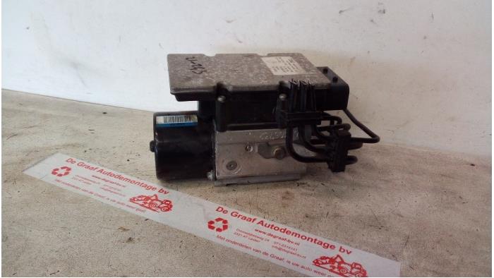ABS Pomp van een Alfa Romeo 159 Sportwagon (939BX) 2.2 JTS 16V 2006