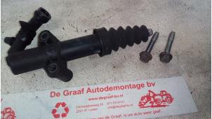 Gebruikte Koppeling Hulp Cilinder Peugeot 207 Prijs € 15,00 Margeregeling aangeboden door de Graaf autodemontage B.V.