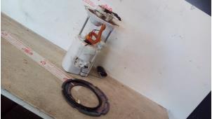 Gebruikte Benzinepomp Hyundai i10 (B5) 1.2 16V Prijs € 45,00 Margeregeling aangeboden door de Graaf autodemontage B.V.