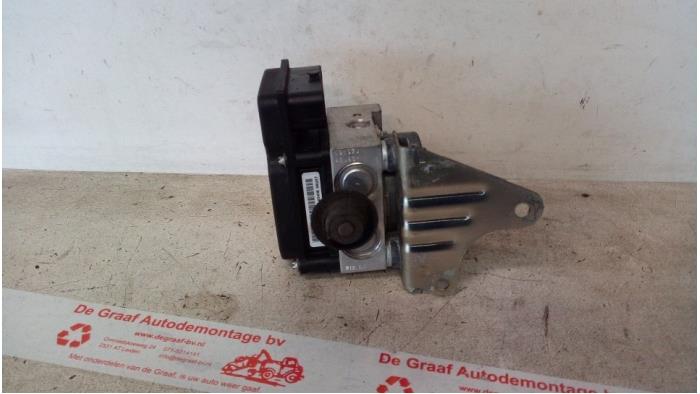 Gebruikte ABS Pomp Fiat 500C (312) 0.9 TwinAir 80 Prijs € 70,00 Margeregeling aangeboden door de Graaf autodemontage B.V.