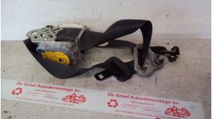 Gebruikte Veiligheidsgordel links-voor Daihatsu Cuore (L251/271/276) 1.0 12V DVVT Prijs € 50,00 Margeregeling aangeboden door de Graaf autodemontage B.V.