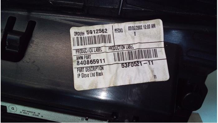 Dashboardkastje van een BMW X5 (E53) 4.4 V8 32V 2002