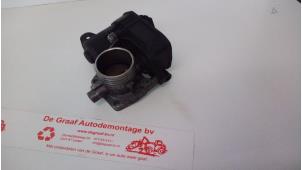 Gebruikte Gasklephuis Citroen C4 Cactus (0B/0P) 1.2 PureTech 82 12V Prijs € 35,00 Margeregeling aangeboden door de Graaf autodemontage B.V.