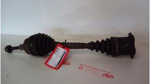 Gebruikte Homokineetas links-voor Ford Galaxy (WGR) 2.8i V6 24V Prijs € 65,00 Margeregeling aangeboden door de Graaf autodemontage B.V.