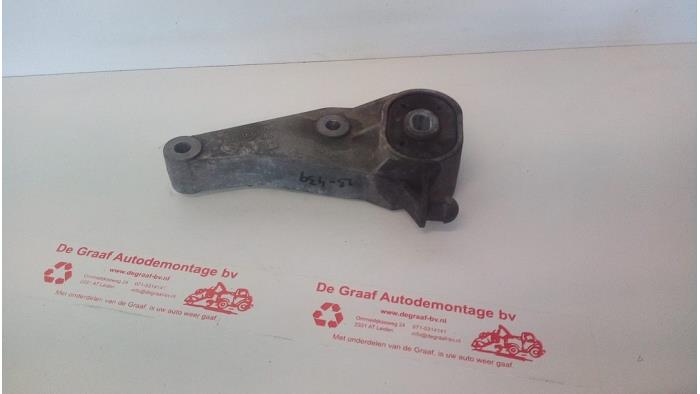 Gebruikte Motorrubber Opel Tigra Twin Top 1.4 16V Prijs € 20,00 Margeregeling aangeboden door de Graaf autodemontage B.V.