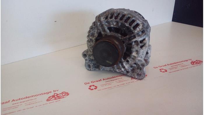 Dynamo van een Audi A4 Avant (B7)  2007