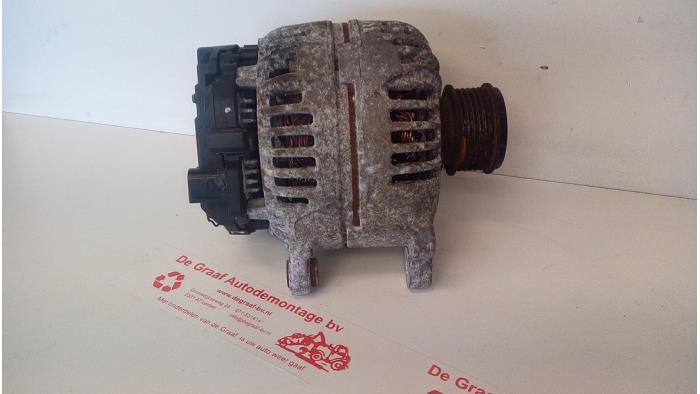 Dynamo van een Audi A4 Avant (B7)  2007