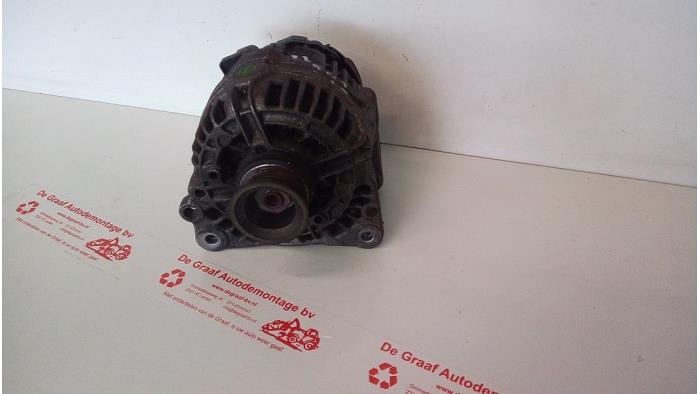 Gebruikte Dynamo Volkswagen Golf IV (1J1) 1.6 16V Prijs € 30,00 Margeregeling aangeboden door de Graaf autodemontage B.V.