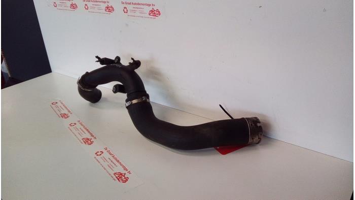 Gebruikte Turboslang Renault Clio IV (5R) 0.9 Energy TCE 90 12V Prijs € 35,00 Margeregeling aangeboden door de Graaf autodemontage B.V.