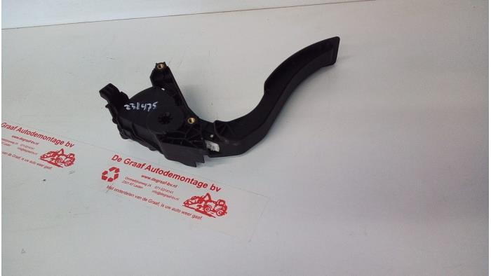 Gebruikte Sensor Gaspedaalpositie Renault Clio IV (5R) 0.9 Energy TCE 90 12V Prijs € 30,00 Margeregeling aangeboden door de Graaf autodemontage B.V.