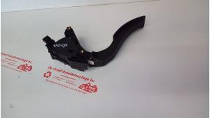 Gebruikte Gaspedaalpositie Sensor Renault Clio IV (5R) 0.9 Energy TCE 90 12V Prijs € 30,00 Margeregeling aangeboden door de Graaf autodemontage B.V.