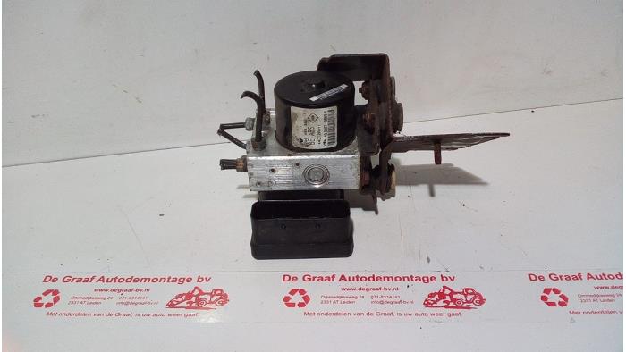 Gebruikte ABS Pomp Renault Twingo II (CN) 1.2 Prijs € 45,00 Margeregeling aangeboden door de Graaf autodemontage B.V.
