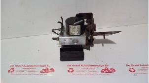 Gebruikte ABS Pomp Renault Twingo II (CN) 1.2 Prijs € 45,00 Margeregeling aangeboden door de Graaf autodemontage B.V.