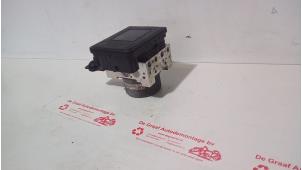 Gebruikte ABS Pomp Renault Trafic (1FL/2FL/3FL/4FL) 1.6 dCi 95 Prijs € 125,00 Margeregeling aangeboden door de Graaf autodemontage B.V.