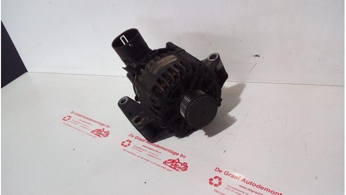 Gebruikte Dynamo Ford Mondeo III Wagon 1.8 16V Prijs € 35,00 Margeregeling aangeboden door de Graaf autodemontage B.V.