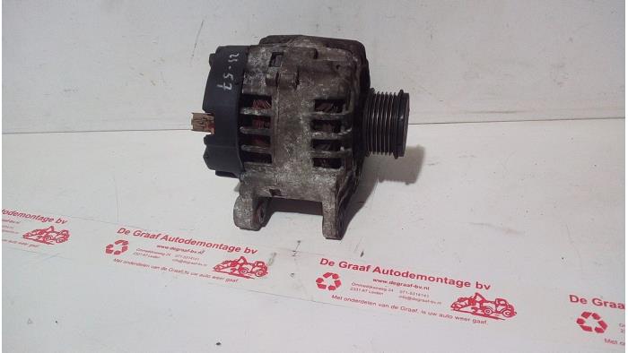 Gebruikte Dynamo Renault Laguna II (BG) 1.8 16V Prijs € 30,00 Margeregeling aangeboden door de Graaf autodemontage B.V.