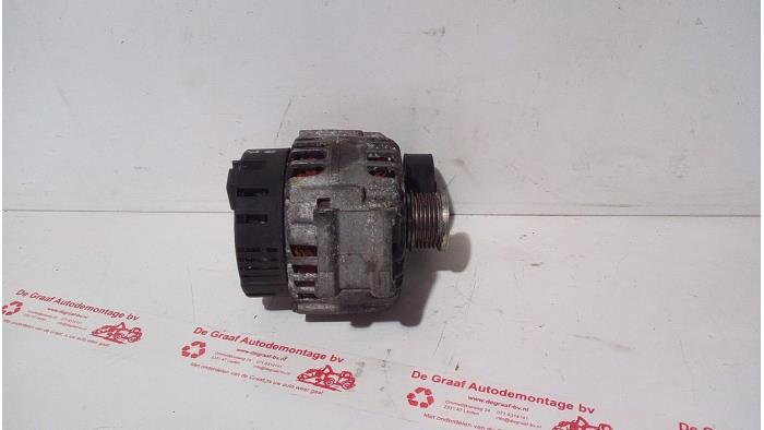 Dynamo van een BMW 3 serie (E46/2) 318 Ci 16V 2002