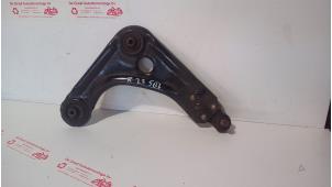 Gebruikte Triangel rechts-voor Ford Ka I 1.3i Prijs € 30,00 Margeregeling aangeboden door de Graaf autodemontage B.V.