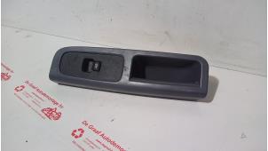 Gebruikte Elektrisch Raam Schakelaar Volvo C30 (EK/MK) 1.6 D 16V Prijs € 15,00 Margeregeling aangeboden door de Graaf autodemontage B.V.