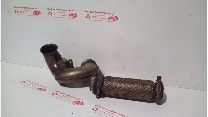Gebruikte Uitlaat voorpijp Peugeot 307 CC (3B) 2.0 16V Prijs € 50,00 Margeregeling aangeboden door de Graaf autodemontage B.V.