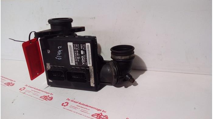 Luchtmassameter van een Mercedes-Benz A (W169) 2.0 A-200 CDI 16V 3-Drs. 2005