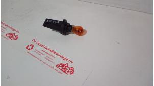 Gebruikte Koplamp fitting Volkswagen Golf V (1K1) 1.6 FSI 16V Prijs € 12,50 Margeregeling aangeboden door de Graaf autodemontage B.V.