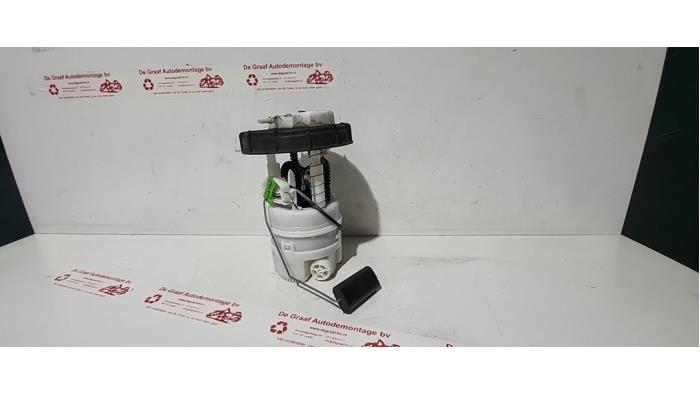 Gebruikte Benzinepomp Renault Clio III (BR/CR) 1.2 16V 75 Prijs € 35,00 Margeregeling aangeboden door de Graaf autodemontage B.V.