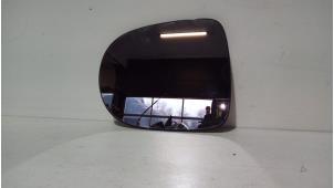 Gebruikte Spiegelglas links Renault Twingo II (CN) 1.2 16V Prijs € 15,00 Margeregeling aangeboden door de Graaf autodemontage B.V.