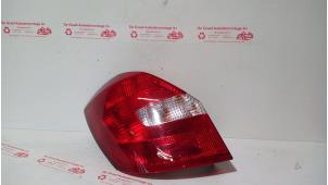 Gebruikte Achterlicht links Skoda Fabia II (5J) 1.2i Prijs € 35,00 Margeregeling aangeboden door de Graaf autodemontage B.V.
