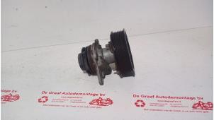 Gebruikte Waterpomp Renault Trafic (1FL/2FL/3FL/4FL) 1.6 dCi 95 Prijs € 55,00 Margeregeling aangeboden door de Graaf autodemontage B.V.