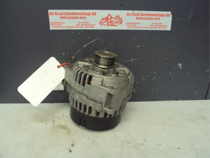 Gebruikte Dynamo Mercedes E Combi (S210) 2.4 E-240 V6 18V Prijs € 75,00 Margeregeling aangeboden door de Graaf autodemontage B.V.