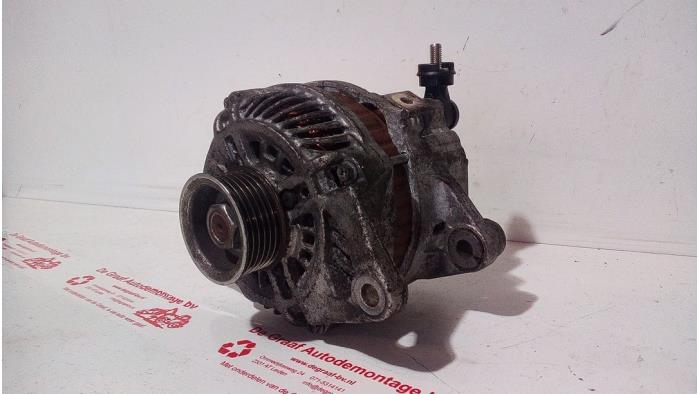 Gebruikte Dynamo Mazda 2 (DE) Prijs € 40,00 Margeregeling aangeboden door de Graaf autodemontage B.V.
