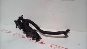 Gebruikte Thermostaathuis Renault Clio IV (5R) 0.9 Energy TCE 90 12V Prijs € 30,00 Margeregeling aangeboden door de Graaf autodemontage B.V.