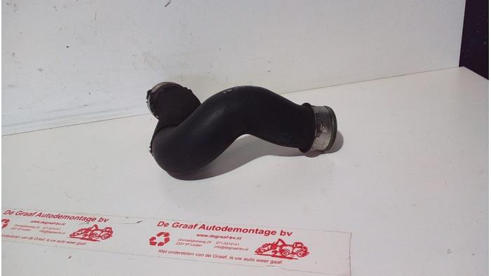 Gebruikte Intercooler Slang Audi Q7 (4LB) 3.0 TDI V6 24V Prijs € 25,00 Margeregeling aangeboden door de Graaf autodemontage B.V.