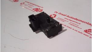 Gebruikte Relais Renault Clio II (BB/CB) 1.6 RN, RT Prijs € 15,00 Margeregeling aangeboden door de Graaf autodemontage B.V.