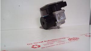ABS Pomp van een Lancia Ypsilon (843) 1.2 2004