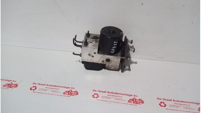 Gebruikte ABS Pomp Mercedes E Combi (S210) 2.4 E-240 V6 18V Prijs € 40,00 Margeregeling aangeboden door de Graaf autodemontage B.V.
